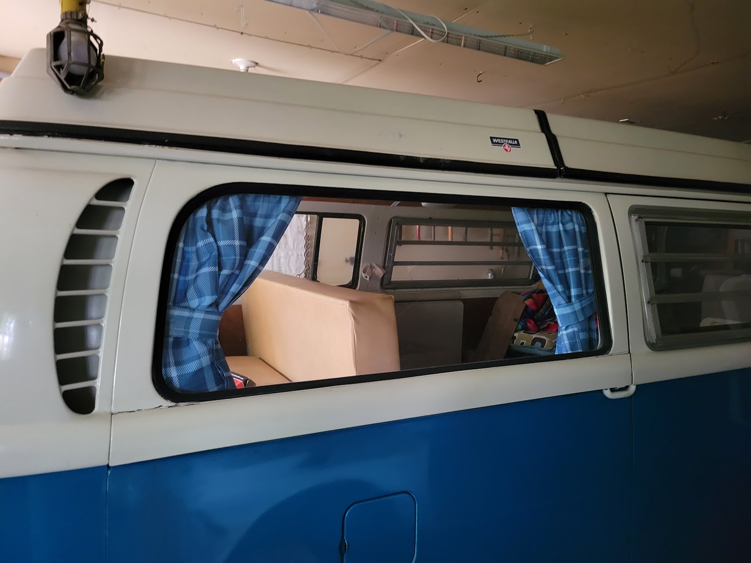 Image may have been reduced in size. Click image to view fullscreen.